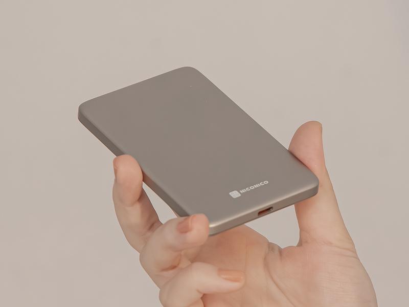 【限時75折】Superthin 極度輕薄・磁吸行動電源 5,000mAh