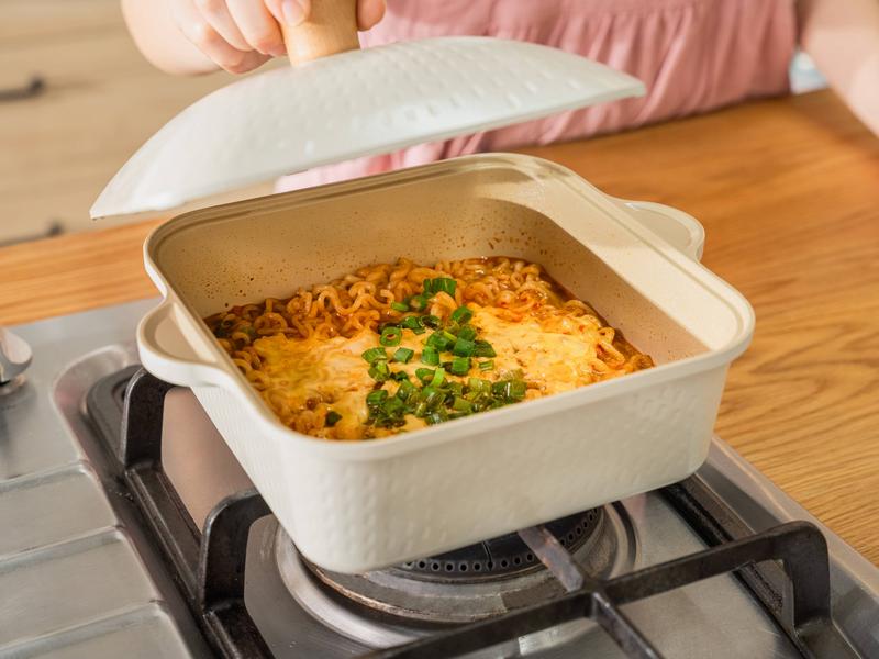 【限時55折】疊疊方鍋單入組（贈：提袋、防燙套、湯勺＋食物夾組） 